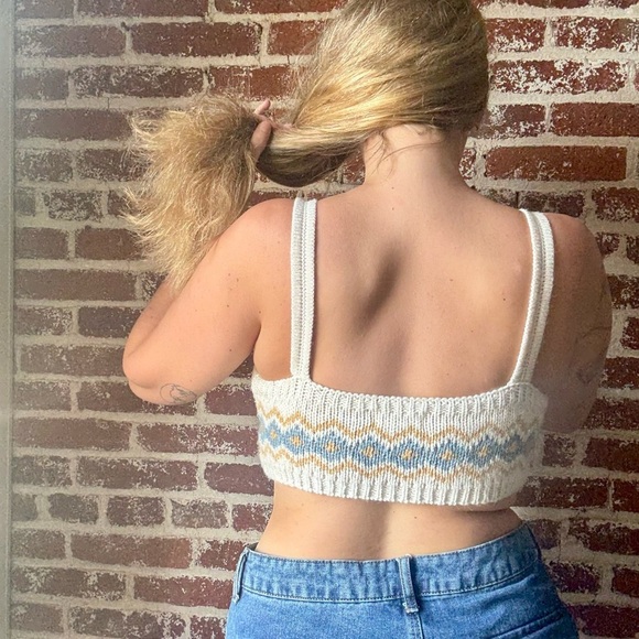 Sage & Oak Young Contemporary Cream knit crop top with blue & tan design - Picture 4 of 9